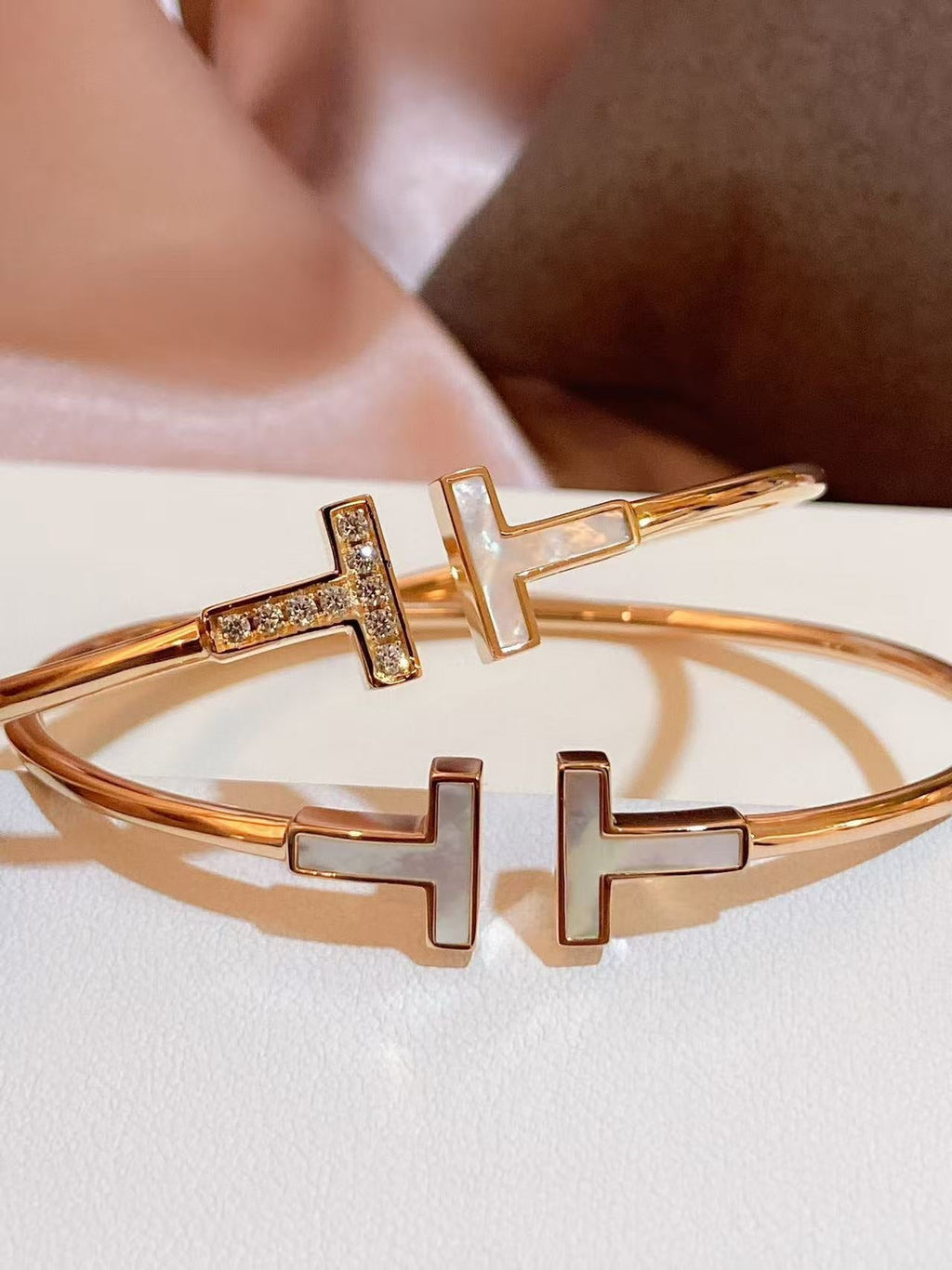 2 color Simple and stylish new bracelet