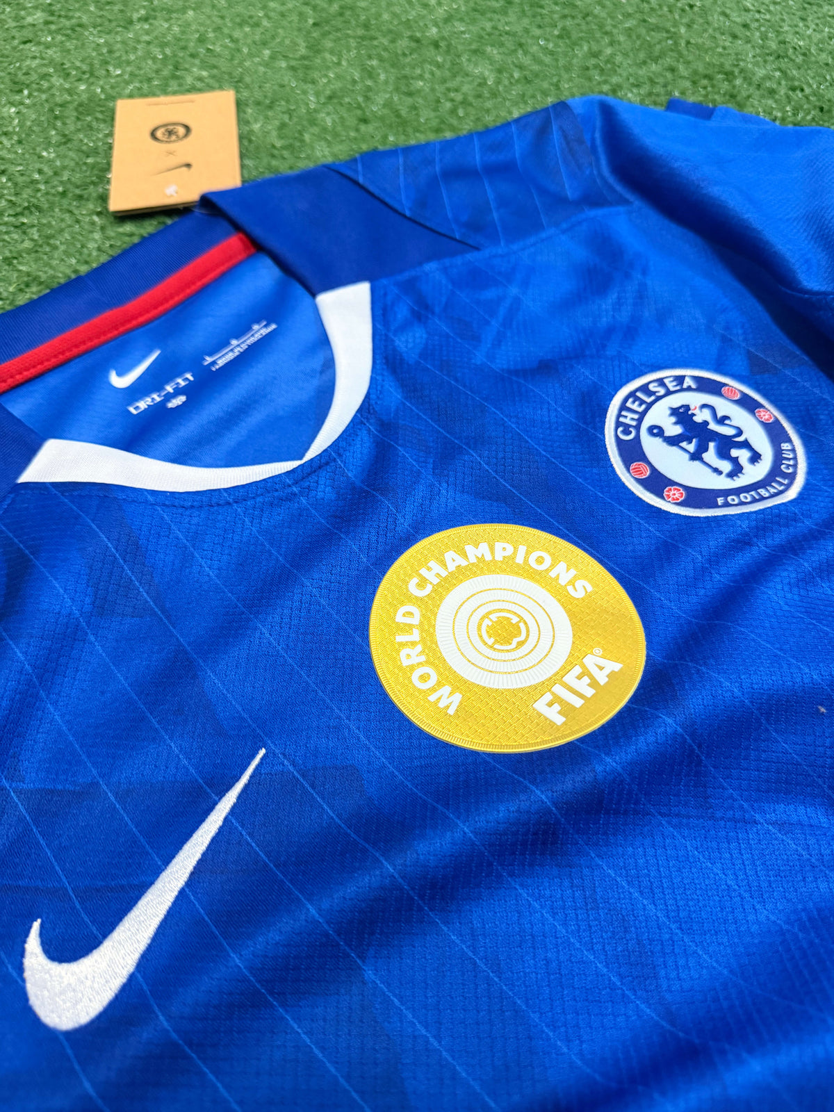 Chelsea Legacy Edition: Home Kit & Gold Medal Combo