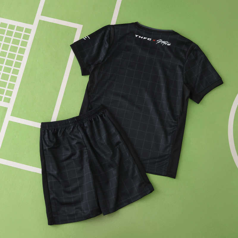 Kids Tottenham Hotspur Away Stray Kids Kit 2025/26