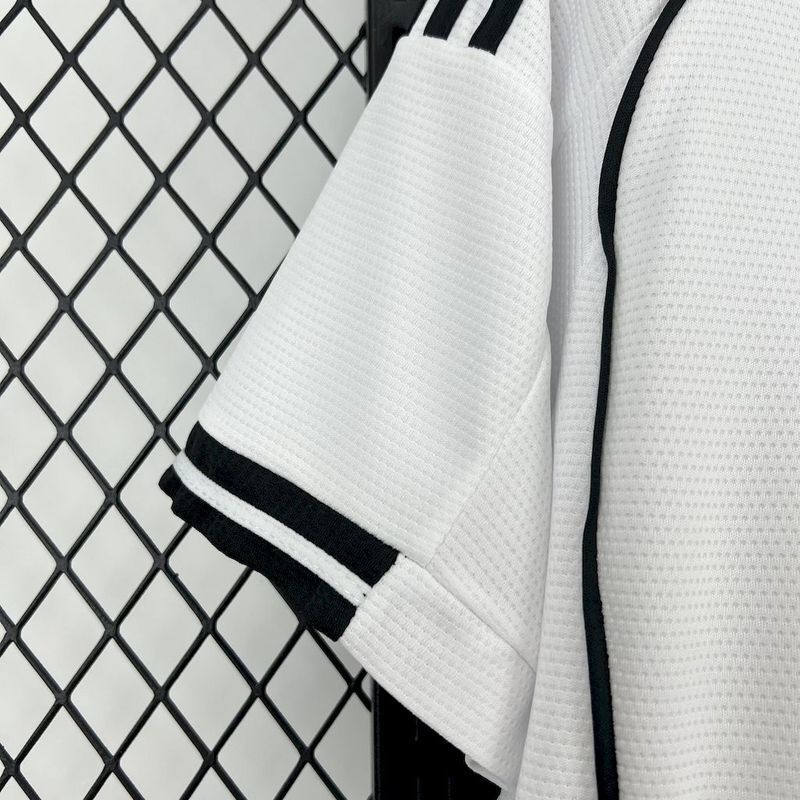 Besiktas JK Home Jersey 2025/26