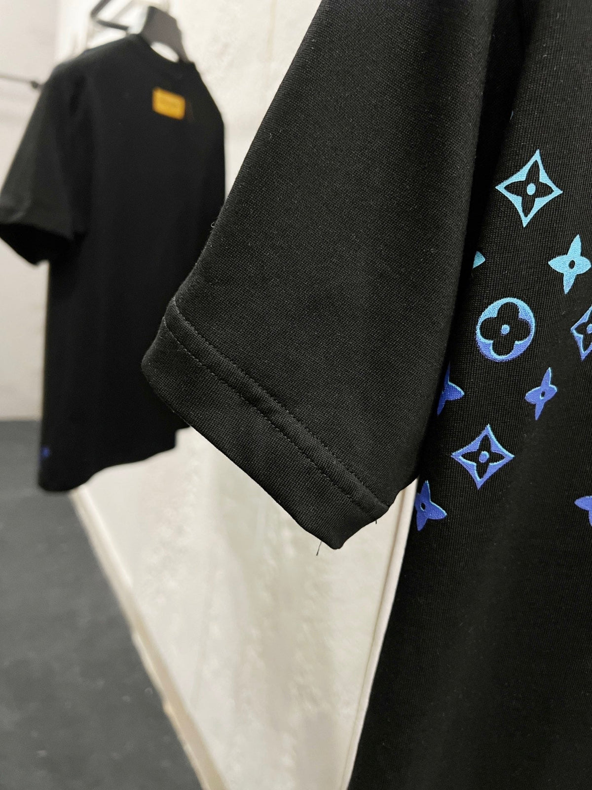 letter 2 color fashion T-shirt 090101