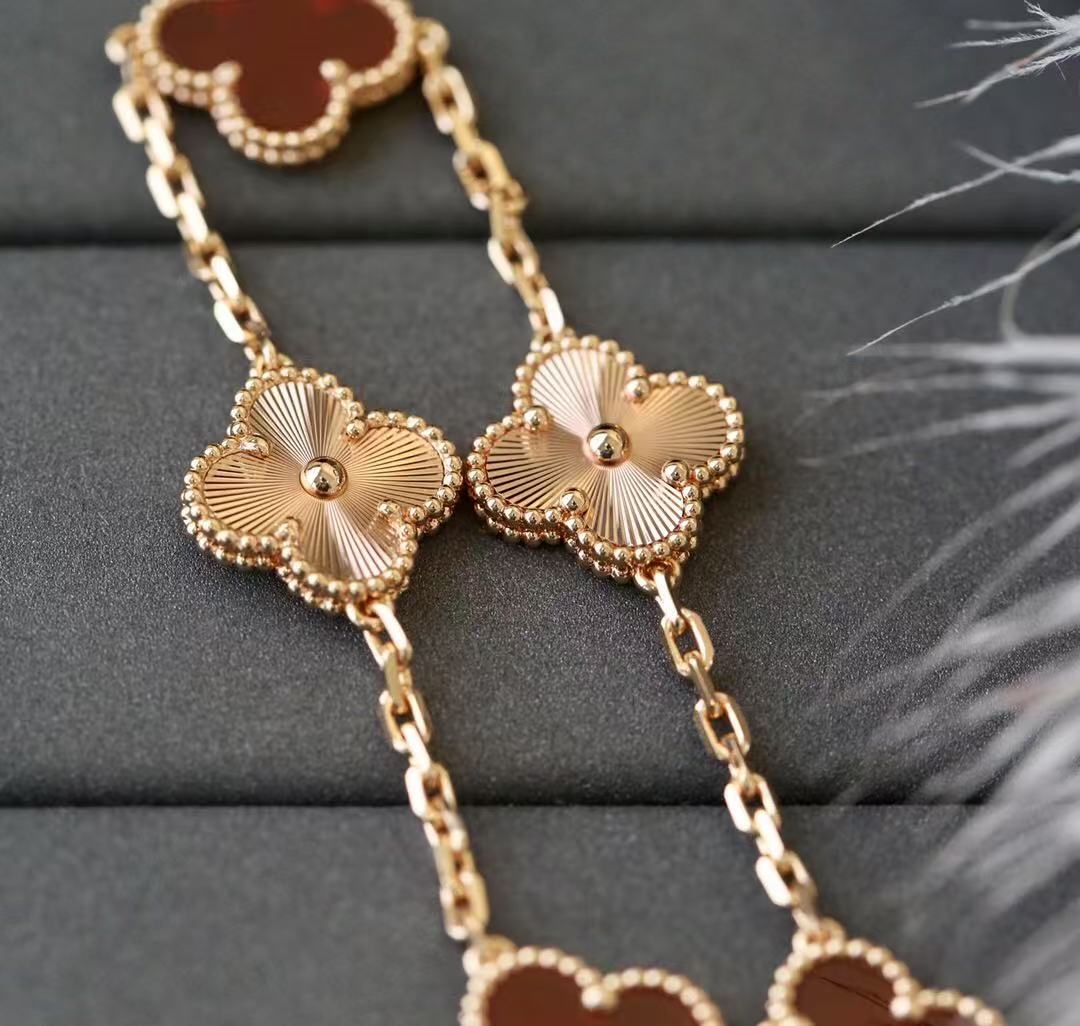Simple and stylish new bracelet 1